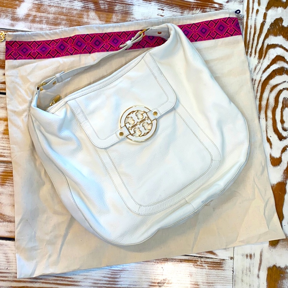 Tory Burch White Gold Amanda Flat Hobo Leather Bag